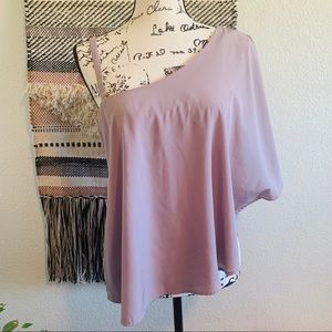 Asymmetrical flowey top